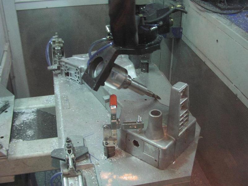 Robotized systems for cutting and deburring Tiesse Robot
