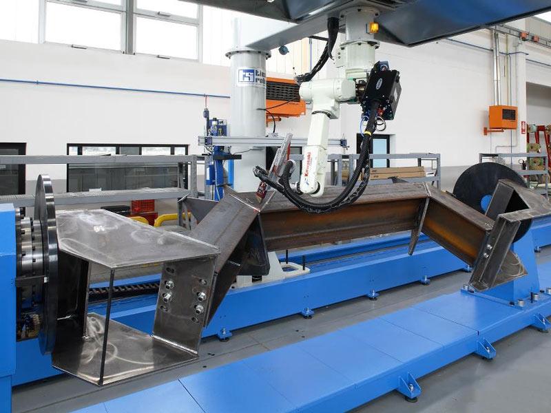 Robotized systems for arc welding operations Tiesse Robot