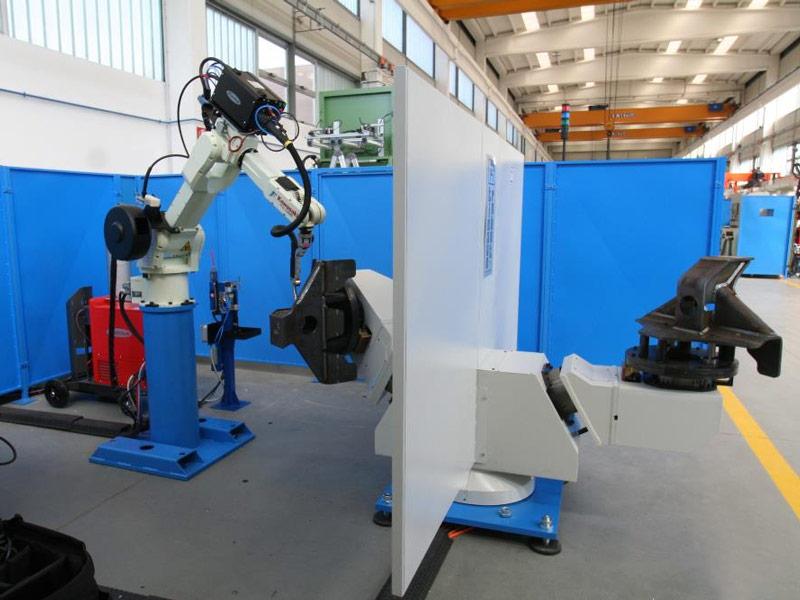 Robotized systems for arc welding operations Tiesse Robot